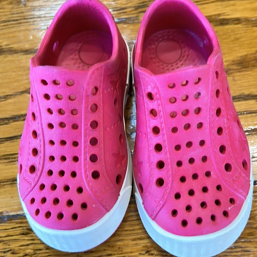 Shooshoos brand hot